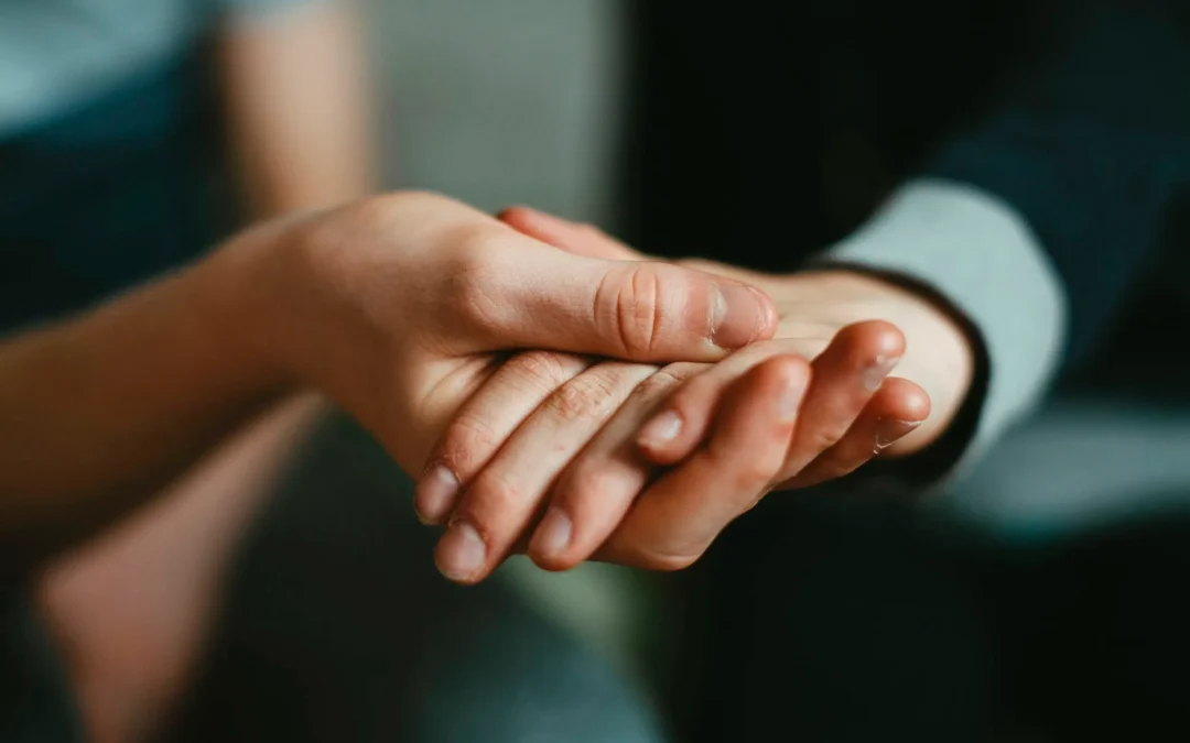 How to Choose the Best Companion Care (Compared: Professional Support vs. Casual Help)